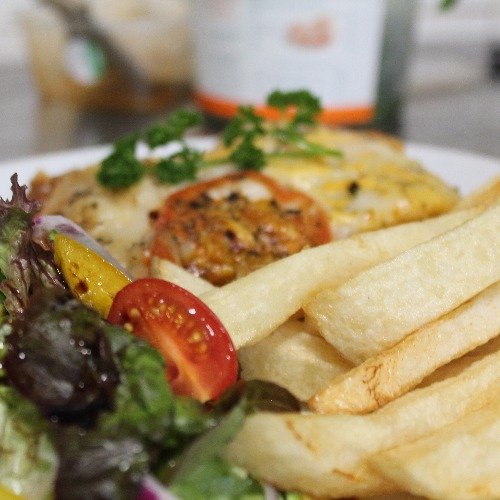 Chef’s Lasagne & salad (m)